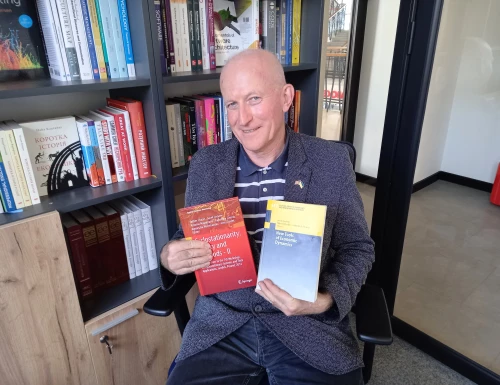 Dr. Jacek Leskow donates books on mathematical and business statistics